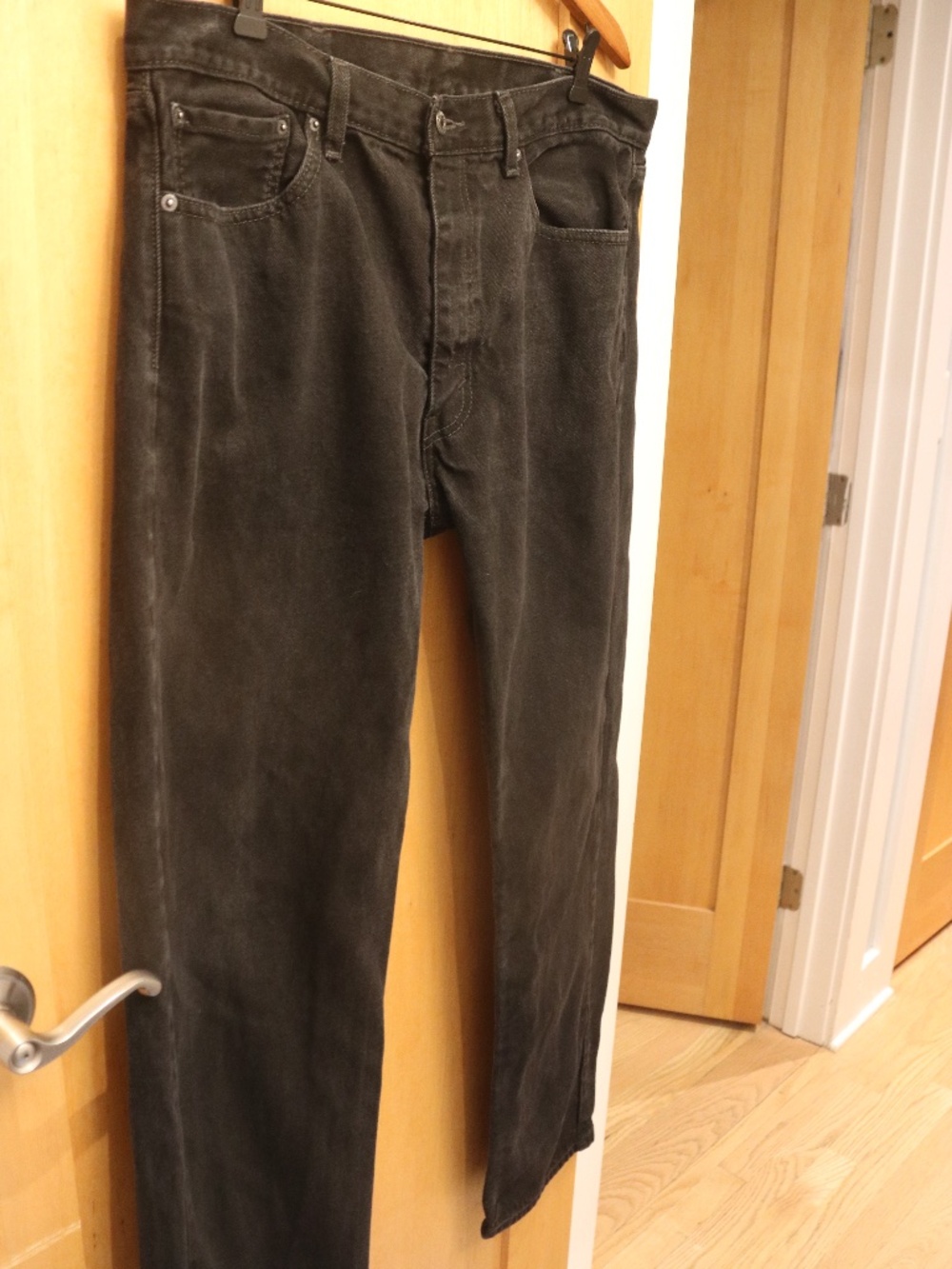 Men's Black Levi's 505 Jeans, Size 38/32